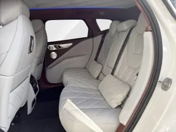 BMW XM 50e MASSAGE KLIMASITZE AHK 360  KAMERA B&W SO