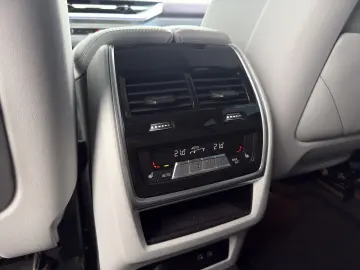 BMW XM 50e MASSAGE KLIMASITZE AHK 360  KAMERA B&W SO