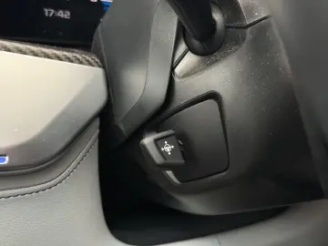 BMW XM 50e MASSAGE KLIMASITZE AHK 360  KAMERA B&W SO