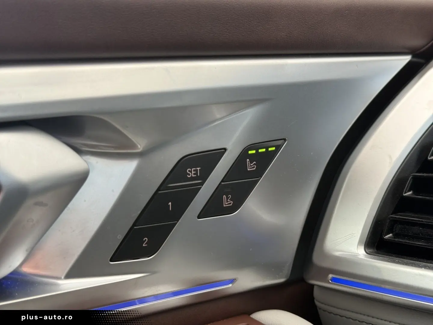 BMW XM 50e MASSAGE KLIMASITZE AHK 360  KAMERA B&W SO