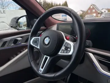 BMW XM 50e MASSAGE KLIMASITZE AHK 360  KAMERA B&W SO