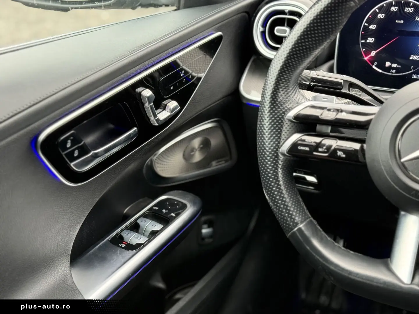 MERCEDES-BENZ C 200 4Matic  AMG PREMIUM  Pano  HeadUP 360