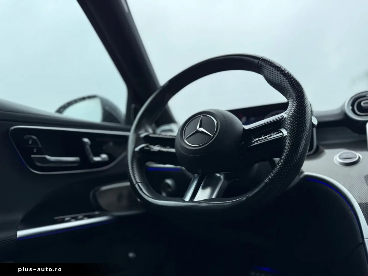 MERCEDES-BENZ C 200 4Matic  AMG PREMIUM  Pano  HeadUP 360