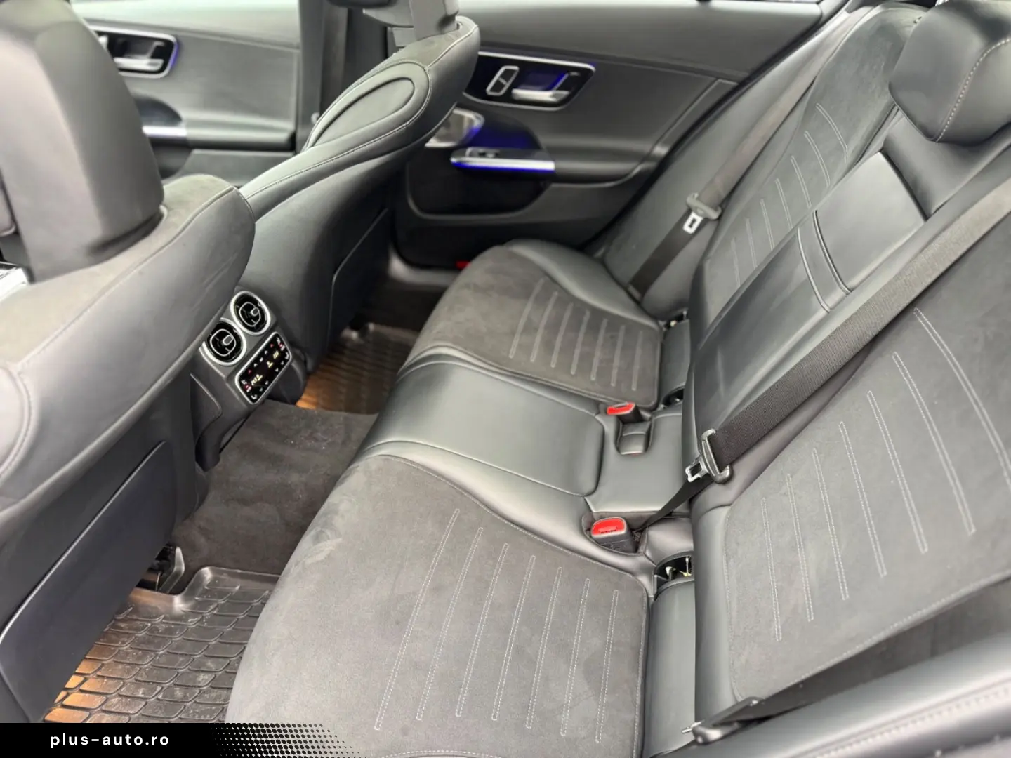 MERCEDES-BENZ C 200 4Matic  AMG PREMIUM  Pano  HeadUP 360