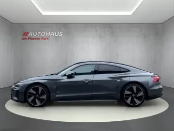 AUDI e-tron GT quattro
