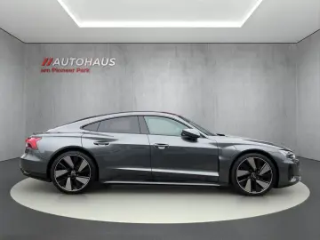 AUDI e-tron GT quattro