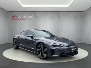 AUDI e-tron GT quattro