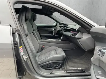 AUDI e-tron GT quattro