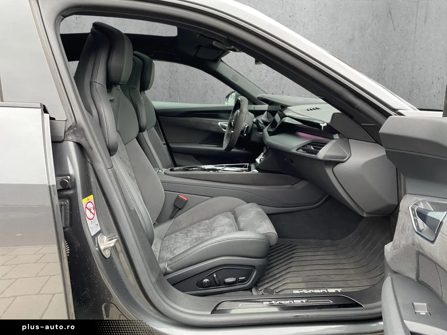 AUDI e-tron GT quattro