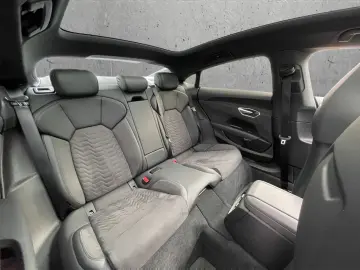 AUDI e-tron GT quattro