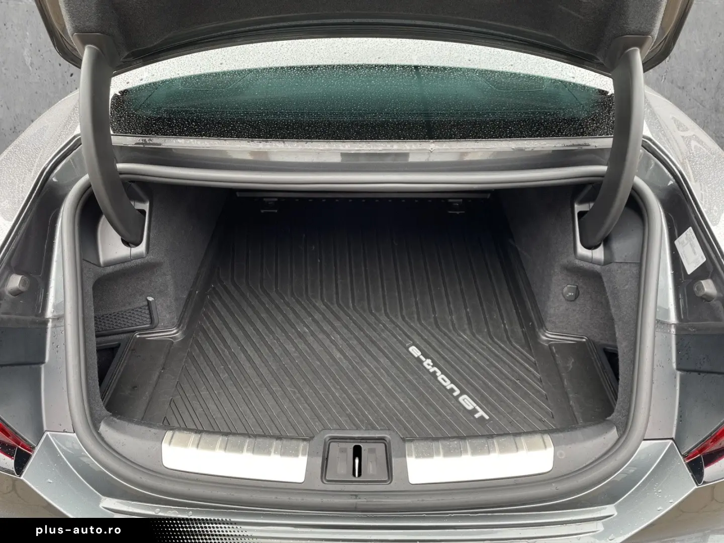 AUDI e-tron GT quattro