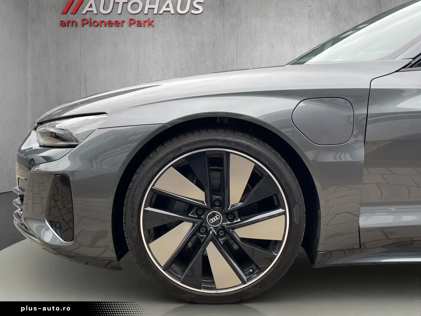 AUDI e-tron GT quattro