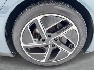 AUDI e-tron GT quattro