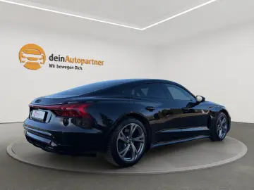 AUDI e-tron GT quattro