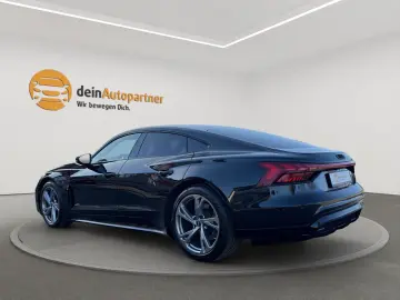 AUDI e-tron GT quattro