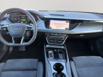 AUDI e-tron GT quattro