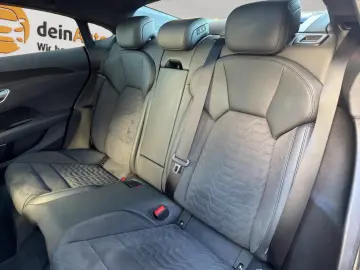 AUDI e-tron GT quattro