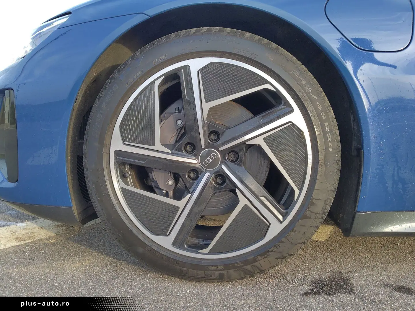 AUDI e-tron GT quattro