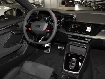 Audi RS3 Limousine SONOS Matrix LED Dämpferreg  Kamer