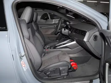 Audi RS3 Limousine SONOS Matrix LED Dämpferreg  Kamer