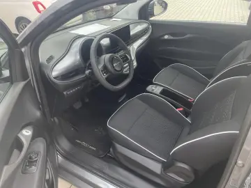 FIAT 500 Limousine 42 kWh - FI03P08