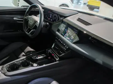 AUDI e-tron GT quattro