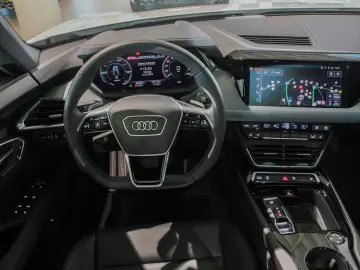 AUDI e-tron GT quattro