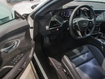 AUDI e-tron GT quattro