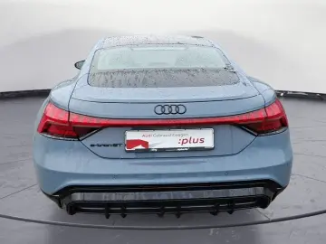 AUDI e-tron GT quattro
