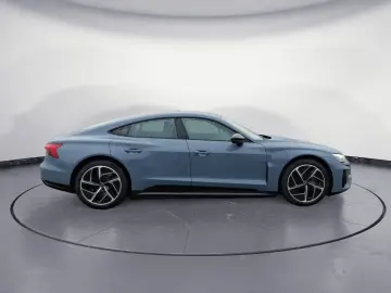 AUDI e-tron GT quattro