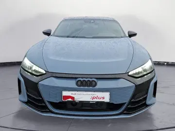 AUDI e-tron GT quattro