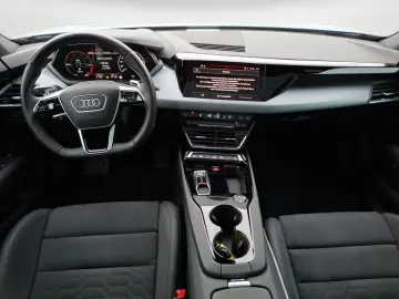 AUDI e-tron GT quattro