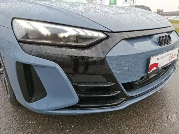 AUDI e-tron GT quattro