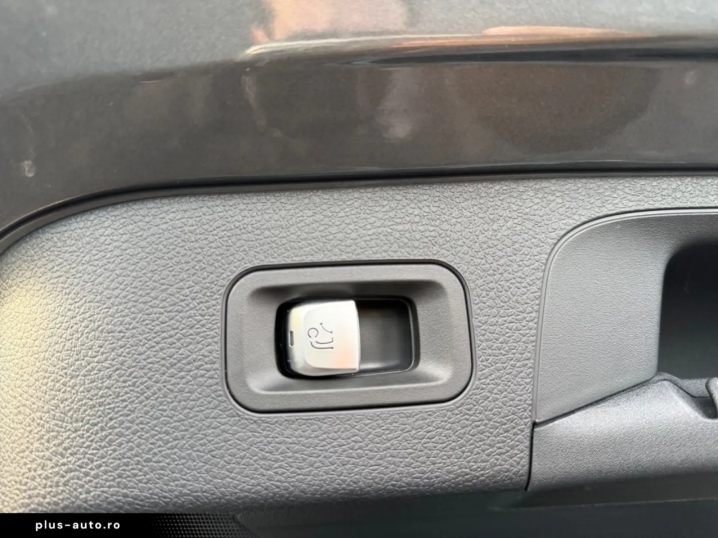 MERCEDES-BENZ EQC 400 4M AHK MULTIBEAM STNDHZ KAMERA&hellip;