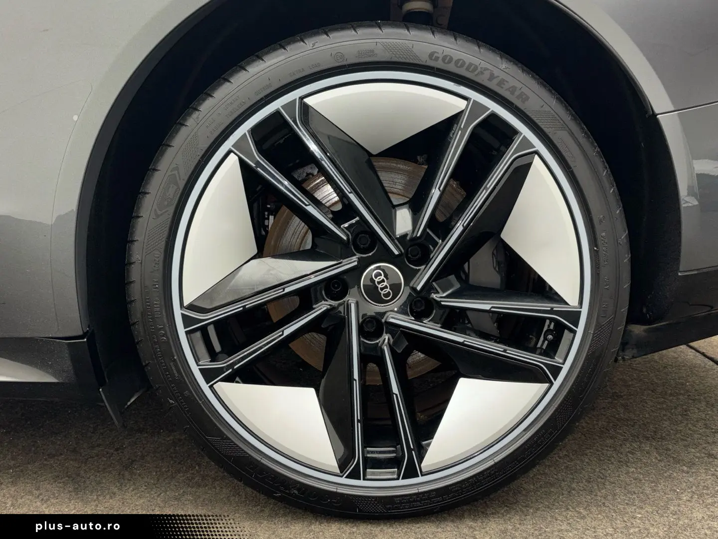 AUDI e-tron GT quattro Matrix