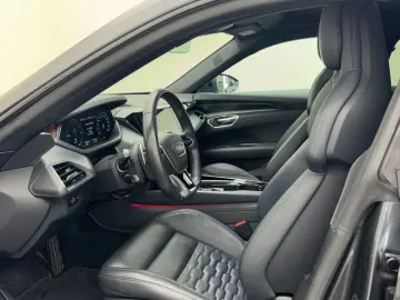 AUDI e-tron GT quattro Matrix