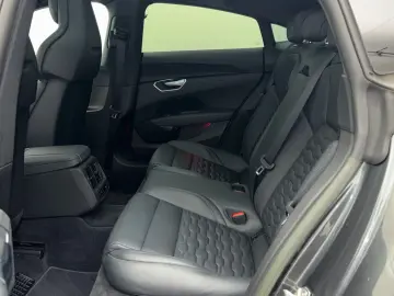 AUDI e-tron GT quattro Matrix