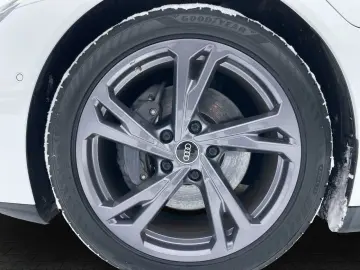 AUDI e-tron GT quattro