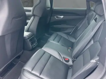 AUDI e-tron GT quattro