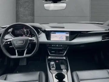AUDI e-tron GT quattro