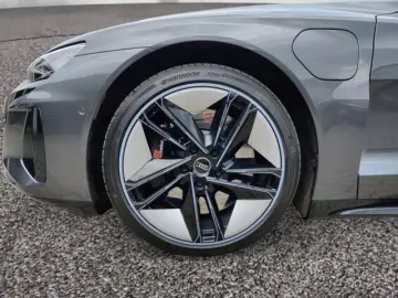 AUDI e-tron GT 83 7kWh quattro 350