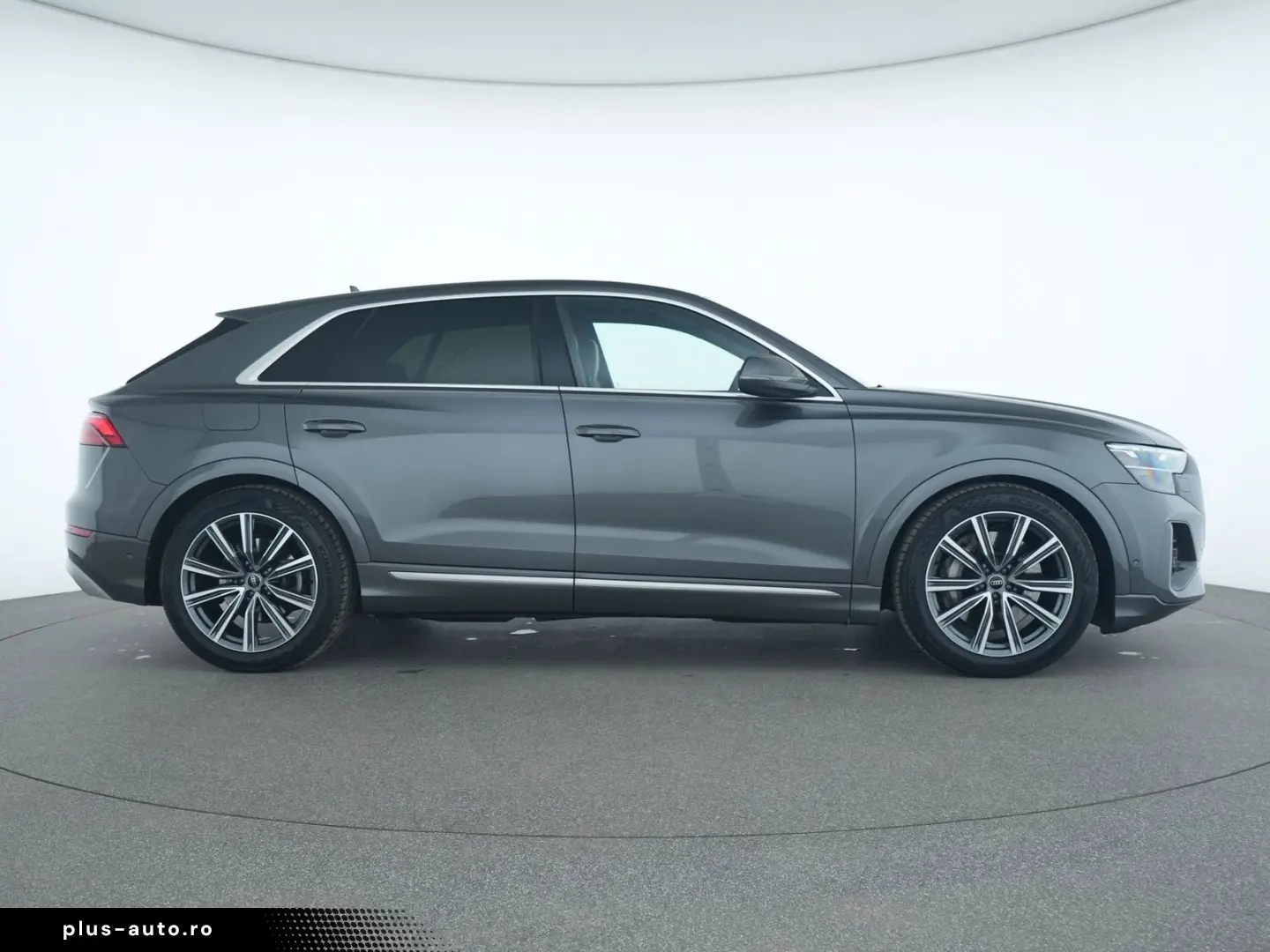 AUDI Q8 S line