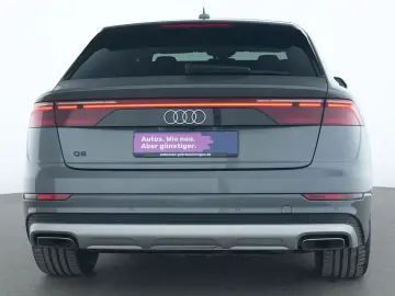 AUDI Q8 S line
