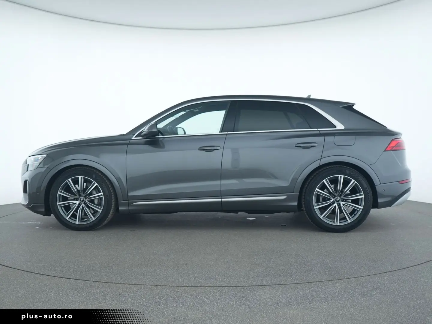 AUDI Q8 S line