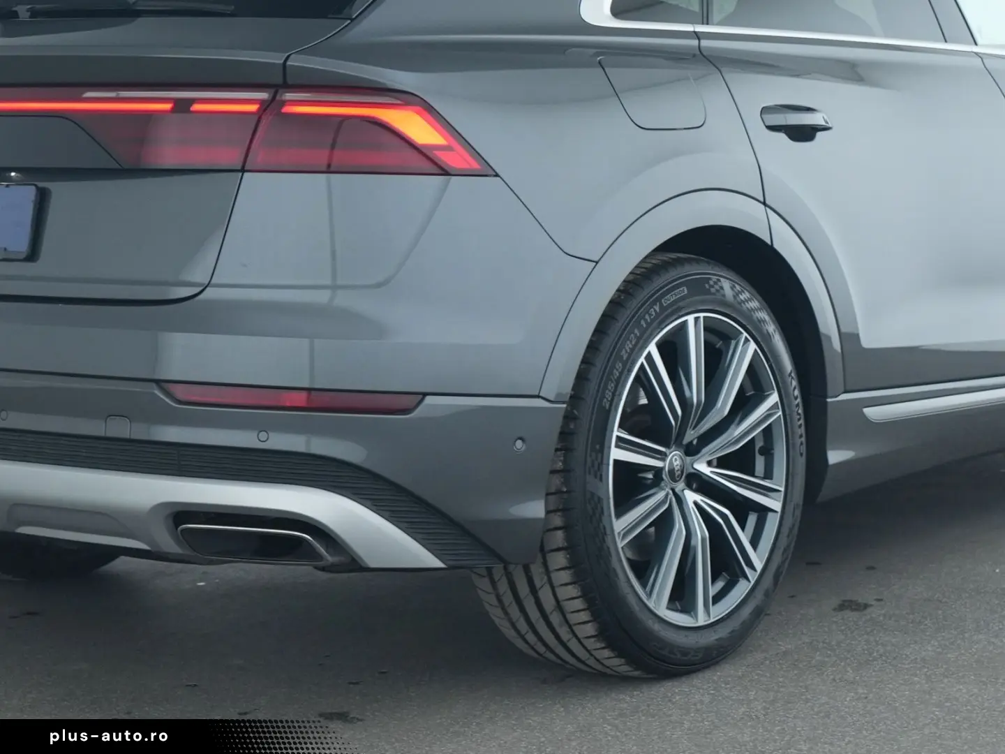 AUDI Q8 S line