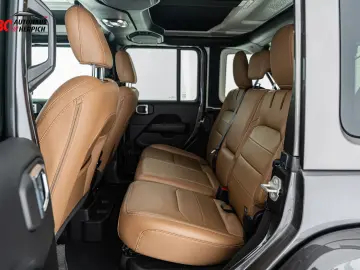 JEEP Wrangler Unlimited Sahara Hybrid KAM PDC NAVI SH