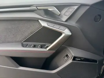 Audi RS3 Limo Black  280km h RS-AGA Matrix HuD Sonos