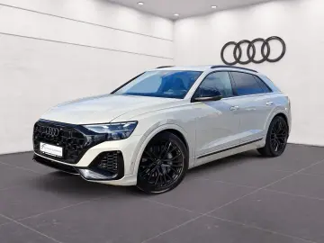 AUDI Q8 55 TFSIe quattro tiptr. S line