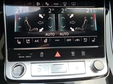 AUDI Q8 55 TFSIe quattro tiptr. S line