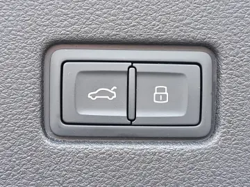 AUDI Q8 55 TFSIe quattro tiptr. S line